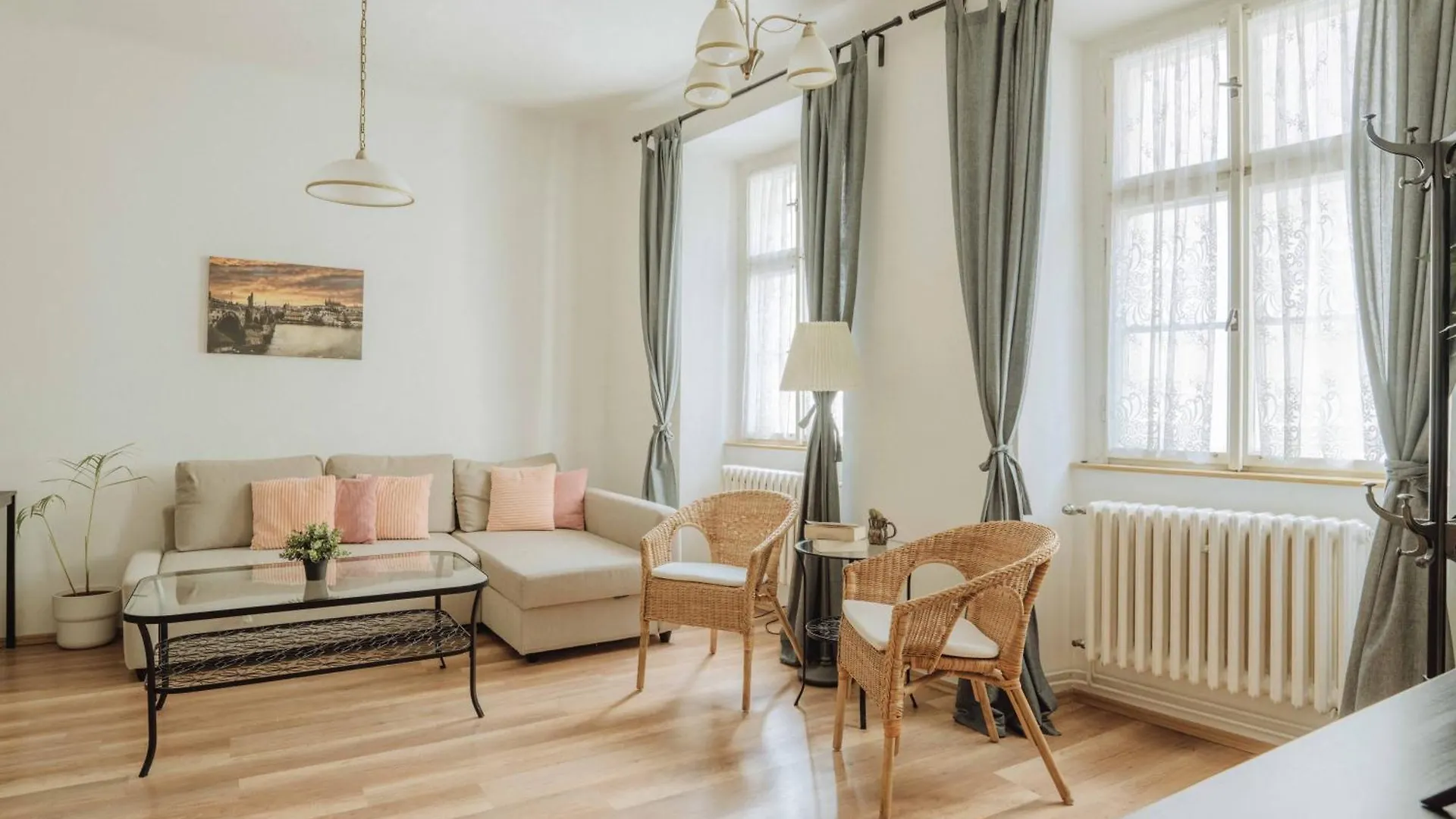 Central 3Bd Apartment Old Town Square & Astronomical Clock 100 Metres Prag