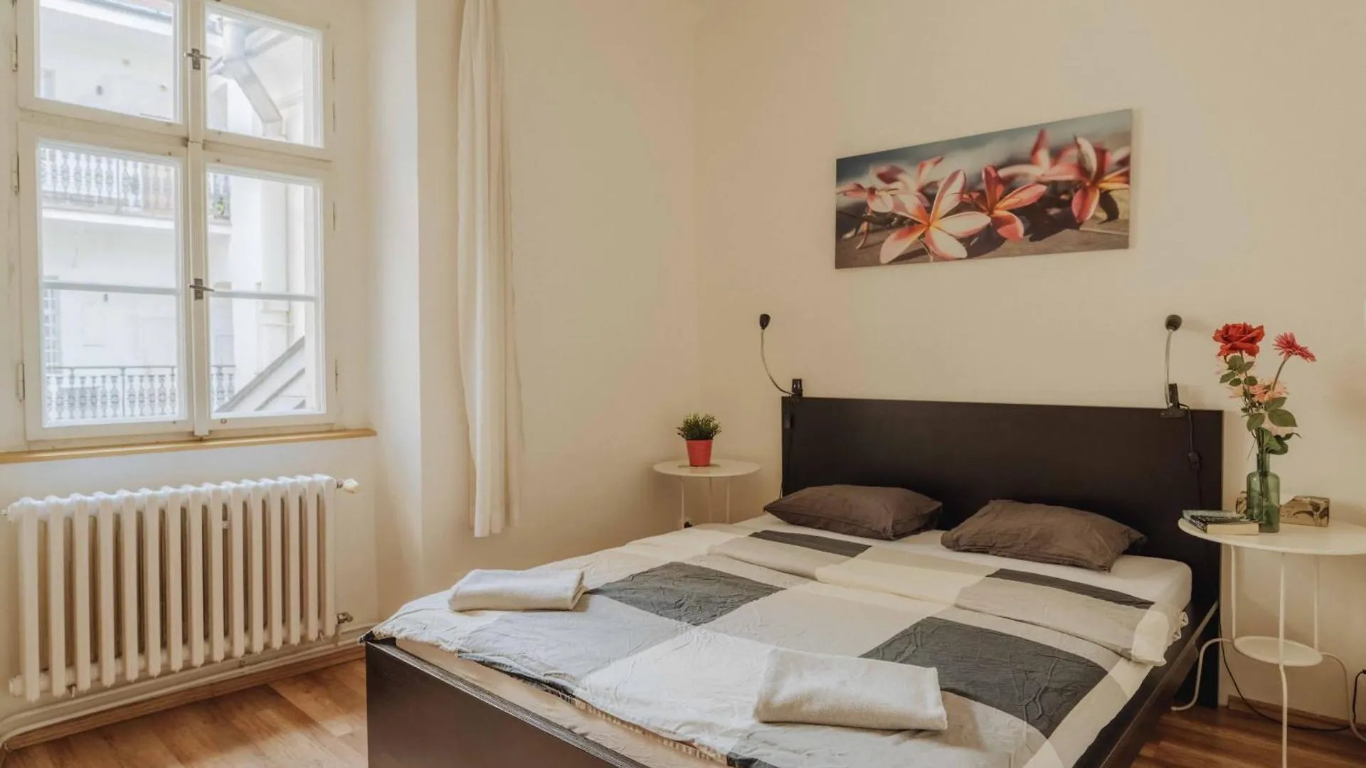 Central 3Bd Apartment Old Town Square & Astronomical Clock 100 Metres Prag